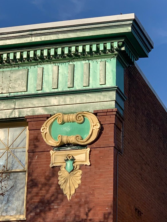 Cornice detail of 1906 Jefferson Security Bank building